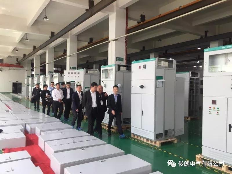  熱烈歡迎樂清市領(lǐng)導(dǎo)一行蒞臨公司指導(dǎo)工作