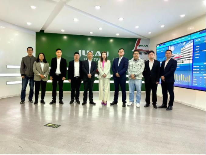  馬來西亞浙江商會一行蒞臨俊郎電氣走訪考察