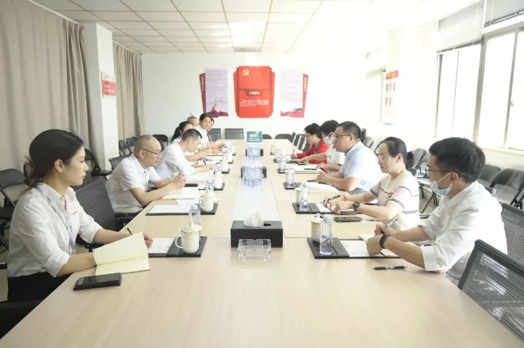  黨委代表走訪俊郎 落地推進黨建工作